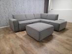 Mooi Grijs Hoekbank met Hocker, Info@banxtel.nl, Gebruikt, Verzenden, Hoekbank