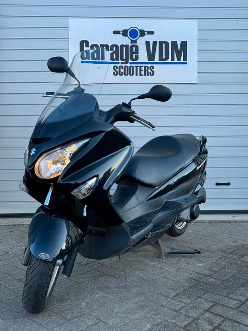 Suzuki Burgman 200 BJ 2015 BEENKLEED, Fietsen en Brommers, Scooters | Kymco, Zo goed als nieuw, Ophalen