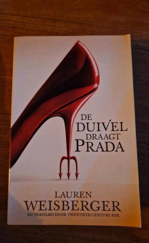 Lauren Weisberger - De duivel draagt Prada, Boeken, Literatuur, Zo goed als nieuw, Nederland, Ophalen of Verzenden