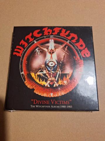 Witchfynde: Divine victims 3 cd box beschikbaar voor biedingen