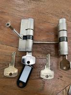 Twee Deurcilinders met Sleutels, Ophalen, Gebruikt, Overige materialen, Slot