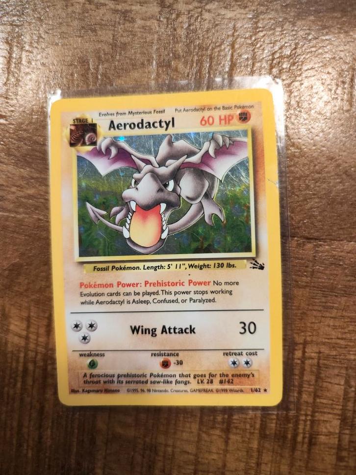 Aerodactyl Fossil Holo - Zeldzame Pokémon kaart!, Hobby en Vrije tijd, Verzamelkaartspellen | Pokémon, Gebruikt, Losse kaart, Foil