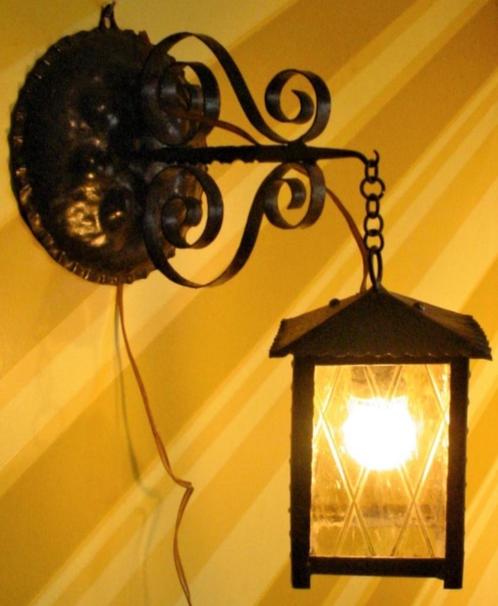 Lamp. Smeedijzer en glas., Antiek en Kunst, Antiek | Lampen, Ophalen of Verzenden