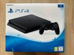 PS4 Slim 1 TB + DualShock Controller + 2 spellen, Spelcomputers en Games, Spelcomputers | Sony PlayStation 4, Ophalen, Zo goed als nieuw
