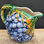 Vintage aardewerk waterkan, 2 liter, met druiven, Ophalen of Verzenden