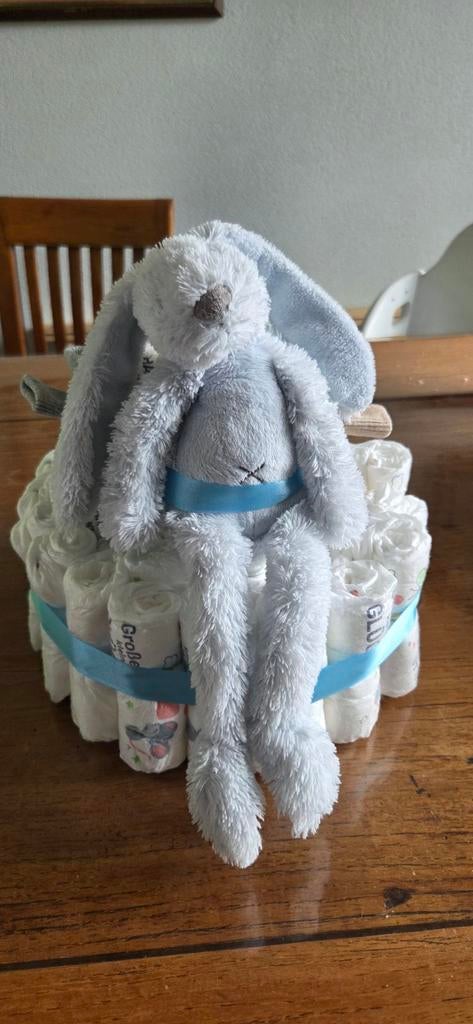 Luiertaart met Happy Horse Konijn en sokjes, Kinderen en Baby's, Kraamcadeaus en Geboorteborden, Nieuw, Kraamcadeau, Ophalen of Verzenden