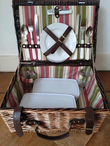 Picknickmand voor 2 personen beschikbaar voor biedingen