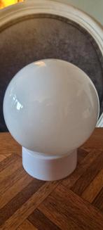 Mooie melkwitte lamp glazen bol, Ophalen of Verzenden, Zo goed als nieuw, Glas, Modern