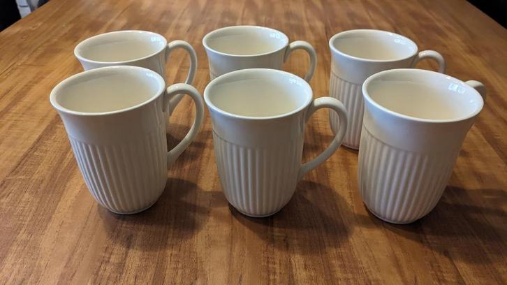 Wedgwood Edme grote beker / mok 11 cm hoog (nieuwstaat), Huis en Inrichting, Keuken | Servies, Zo goed als nieuw, Kom(men), Wedgwood