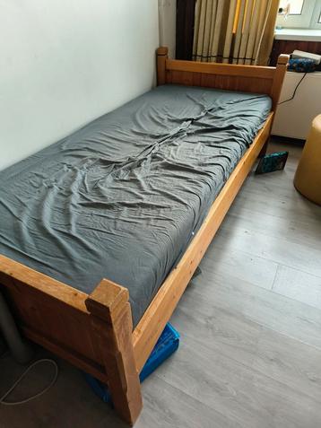 1pers ikea bed met latten bottom 90x200 beschikbaar voor biedingen