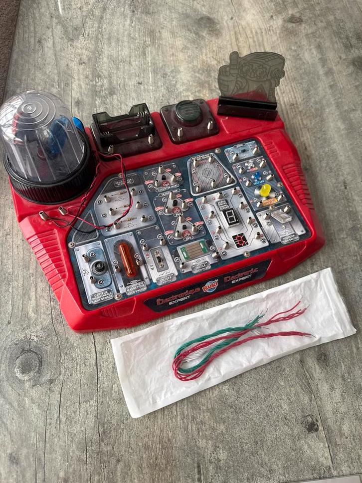 Buki Electronic Expert - Bouwdoos, Kinderen en Baby's, Speelgoed | Educatief en Creatief, Gebruikt, Bouwen, Met licht, Ophalen of Verzenden