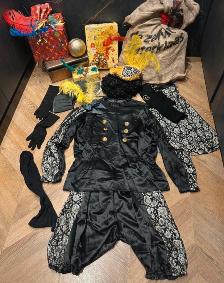 Pietenpak zilver geel zwart uniek  maat xxl sinterklaas, Diversen, Sinterklaas, Zo goed als nieuw, Ophalen of Verzenden