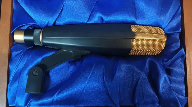 Sennheiser MD421 SE GOLD 90th anniversary. In box. ZELDZAAM, Muziek en Instrumenten, Microfoons, Zo goed als nieuw, Studiomicrofoon