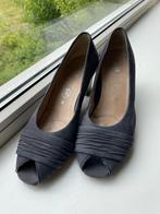 Zomerse grijs/blauwe pumps, maat 39, leer, goed onderhouden, Ophalen of Verzenden, Zo goed als nieuw, Blauw