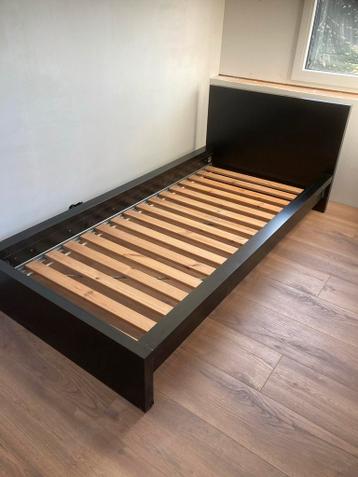 Zwart eenpersoonsbed met lattenbodem, ikea Malm - afbeelding 2