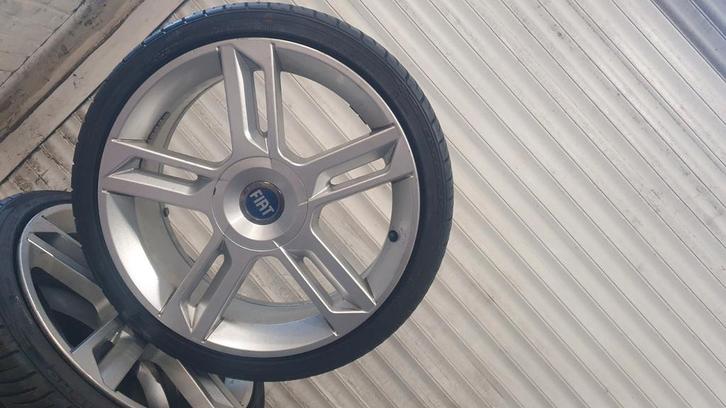 17"Originele Fiat 4x98 LM velgen+banden Panda/500/Barchetta, Auto-onderdelen, Banden en Velgen, Banden en Velgen, Zomerbanden
