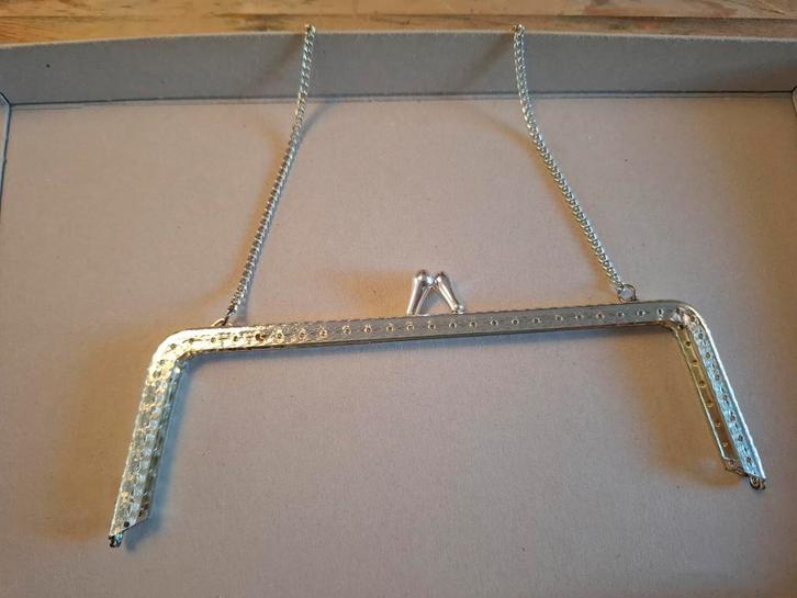 Tassenbeugel, sluiting 18cm zilver met ketting, Hobby en Vrije tijd, Breien en Haken, Nieuw, Haken, Ophalen of Verzenden