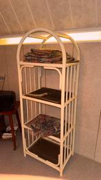 Witte rotan kast met 4 planken, Ophalen, Gebruikt