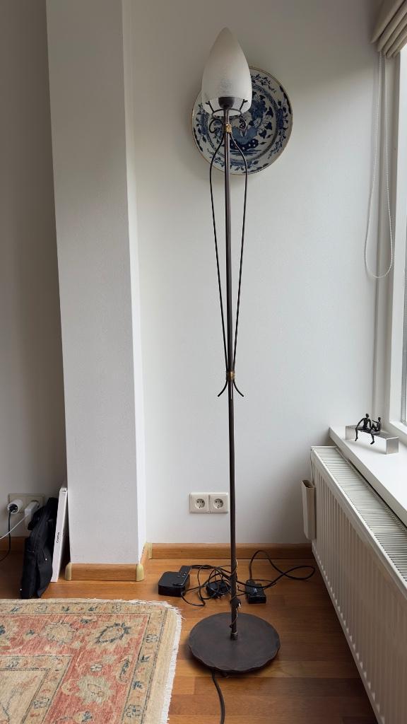 staande schemerlamp, Huis en Inrichting, Lampen | Vloerlampen, Zo goed als nieuw, 150 tot 200 cm, Glas, Metaal, Overige materialen