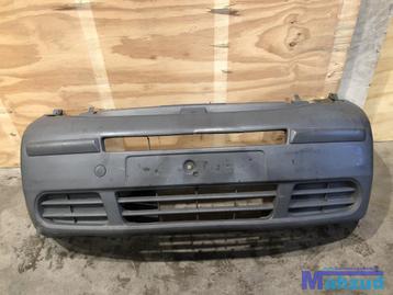 RENAULT TRAFIC 2 Voorbumper 2001-2006 beschikbaar voor biedingen