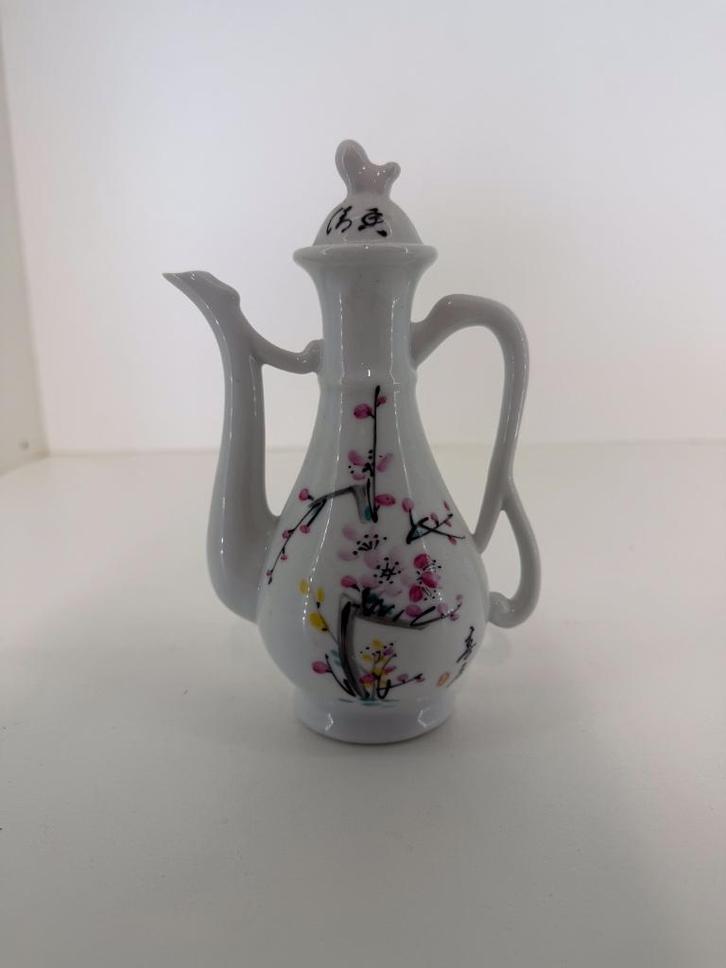 Vintage porseleinen Oosterse theepot, Antiek en Kunst, Antiek | Keramiek en Aardewerk, Ophalen of Verzenden