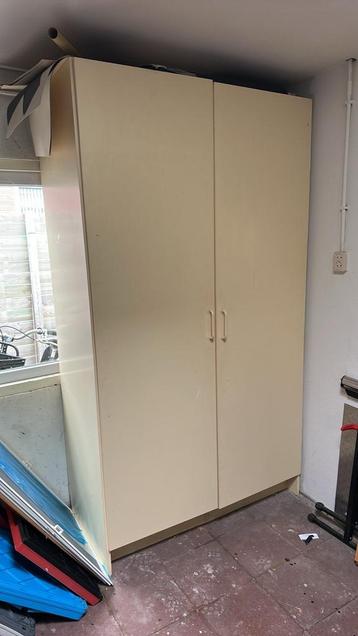 Ikea kledingkast lichtgeel
