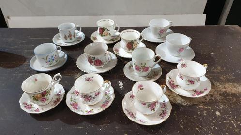 Diverse vintage porseleinen kop en schotels, Verzamelen, Porselein, Kristal en Bestek, Zo goed als nieuw, Kop en/of schotel, Porselein