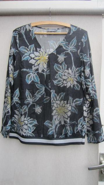 Blouse GEISHA mt 40  grijs  met  bloemenprint beschikbaar voor biedingen
