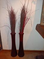 2 rode grote vazen met rechte kunst takken, Huis en Inrichting, Woonaccessoires | Vazen, ., Ophalen of Verzenden, ., Minder dan 50 cm