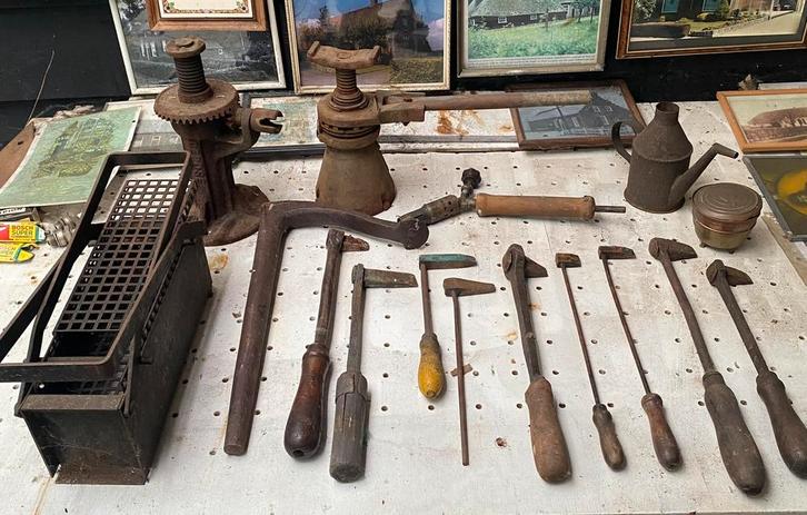 Lot 16 antiek loodgieter gereedschap | brikettenpers | krik, Antiek en Kunst, Antiek | Gereedschap en Instrumenten, Ophalen
