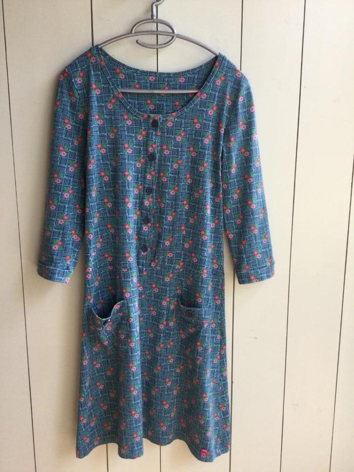 Tante Betsy jurkje maat M, Kleding | Dames, Jurken, Zo goed als nieuw, Maat 38/40 (M), Blauw, Boven de knie, Verzenden