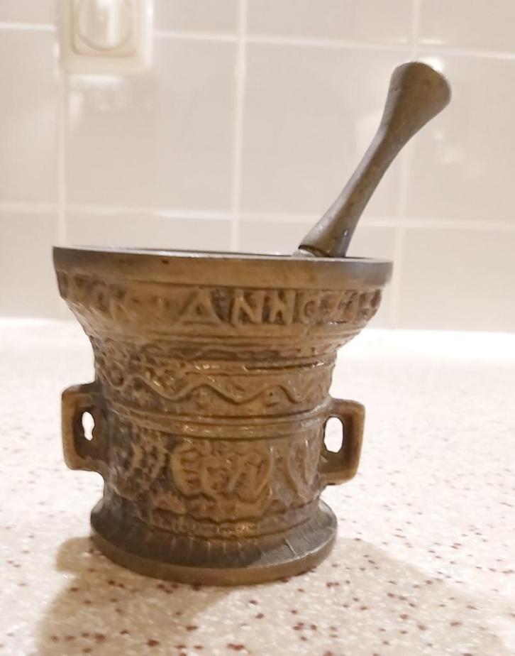 Oude vijzel met stamper, Antiek en Kunst, Antiek | Koper en Brons, Ophalen