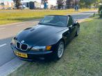 BMW Z3 1.9 I Roadster 1999 Zwart, Auto's, 4 cilinders, Cabriolet, Zwart, Origineel Nederlands