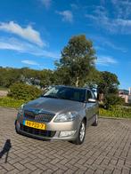 Skoda Fabia 1.2 TDI 55KW Combi 2011 Beige apk 11/2026, Auto's, Skoda, Voorwielaandrijving, Parkeersensor, 1199 cc, Beige