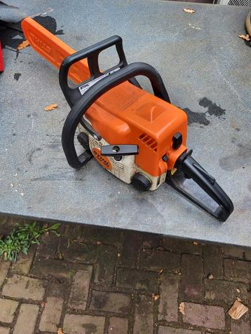Stihl Kettingzaag + Kettingslijper beschikbaar voor biedingen
