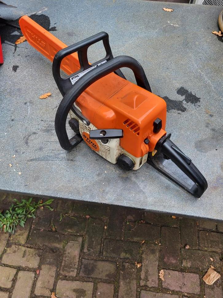 Stihl Kettingzaag + Kettingslijper, Doe-het-zelf en Verbouw, Gereedschap | Overige machines, Gebruikt, Ophalen of Verzenden