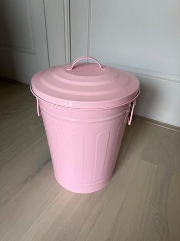 Roze Metalen Prullenbak met Deksel beschikbaar voor biedingen