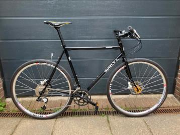 Surly Straggler 58 flat bar alleskunner 2x10 Sram x9 rival beschikbaar voor biedingen