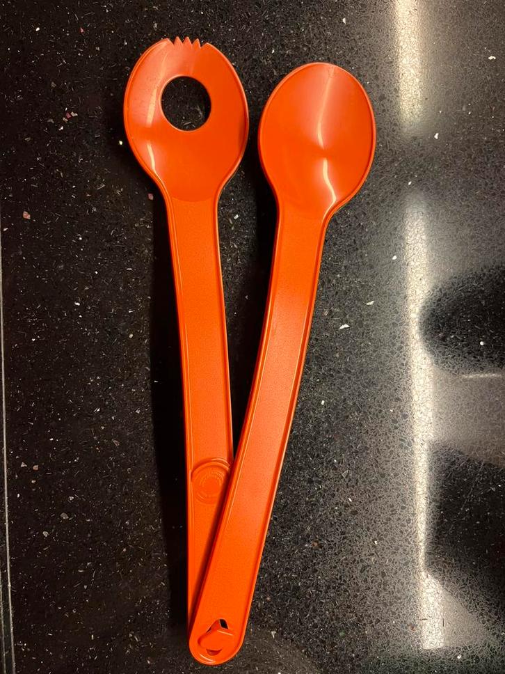 Tweedelig Tupperware slabestek (Eleganzia)., Huis en Inrichting, Keuken | Tupperware, Zo goed als nieuw, Overige typen, Oranje