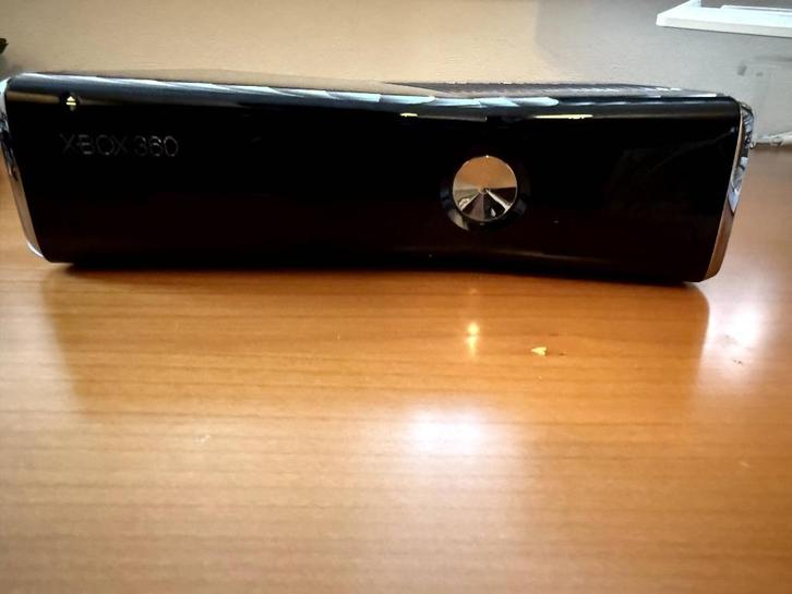 Xbox 360 S 250GB met Kinect, Spelcomputers en Games, Spelcomputers | Xbox 360, Zo goed als nieuw, 250 GB, 360 S, Zonder controller