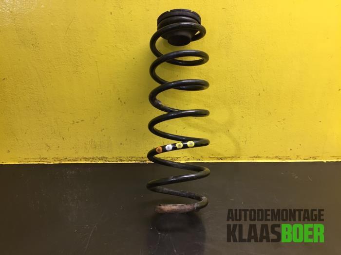 Schroefveer achter van een Volkswagen Polo, Auto-onderdelen, Ophanging en Onderstel, Volkswagen, Gebruikt, 6 maanden garantie