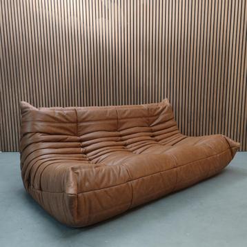 Ligne Roset Togo - Cognac driezits beschikbaar voor biedingen