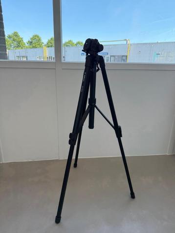 Statief Velbon voor foto's beschikbaar voor biedingen