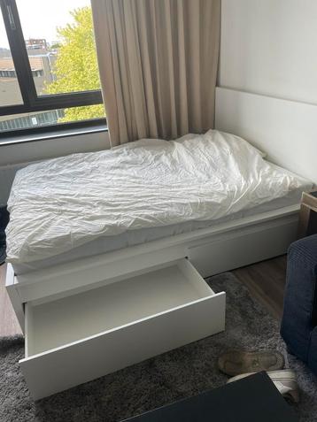 IKEA MALM bedframe met VESTERÖY pocketveer matras
