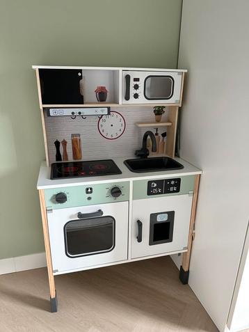 Houten speelgoed keuken beschikbaar voor biedingen
