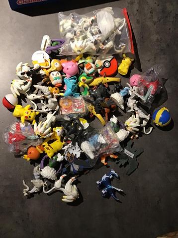 Grote doos mac donalds pokemon beschikbaar voor biedingen