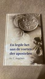 Ds C Hogchem. En legde het aan de voeten der apostelen, Ophalen of Verzenden, Zo goed als nieuw
