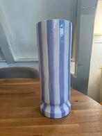 Lila/witte vaas van Kwantum, Huis en Inrichting, Gebruikt, Overige kleuren, Aardewerk of Porselein, Ophalen of Verzenden