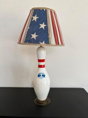 Unieke bowling tafellamp lamp bowling pin vintage  beschikbaar voor biedingen