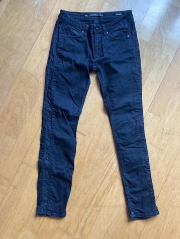 zwarte spijkerjeans van Zara beschikbaar voor biedingen